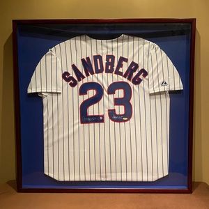Ryne Sandberg Autograph Jersey Framed - SANTA 🎅🏼 ❤️